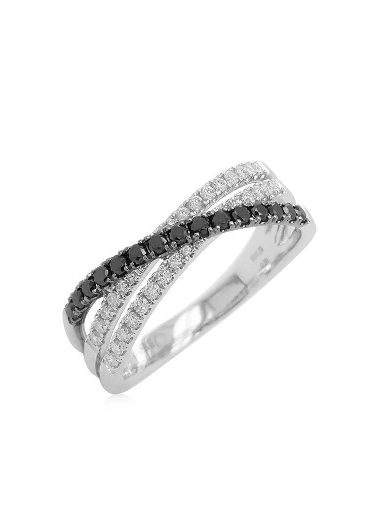 18kt white gold diamond ring